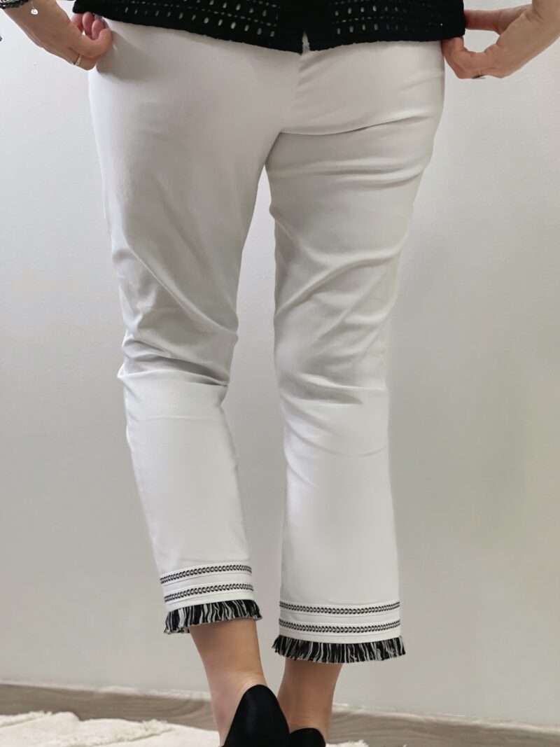 pantacourt pour femme à franges blanc de la marque anna montana, matière stretch