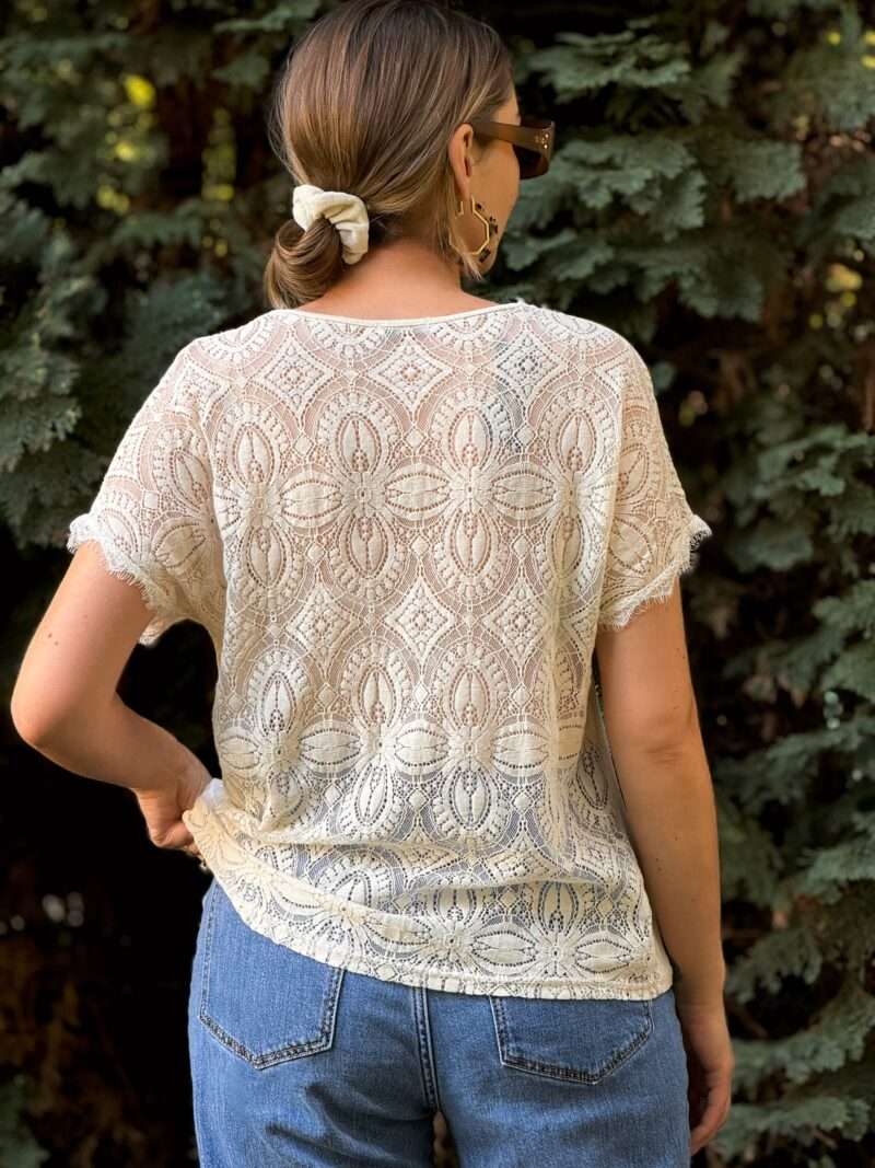 top dos en dentelle avec imprimé fleurs avec dentelle, t-shirt large collection été 2024 pour femme