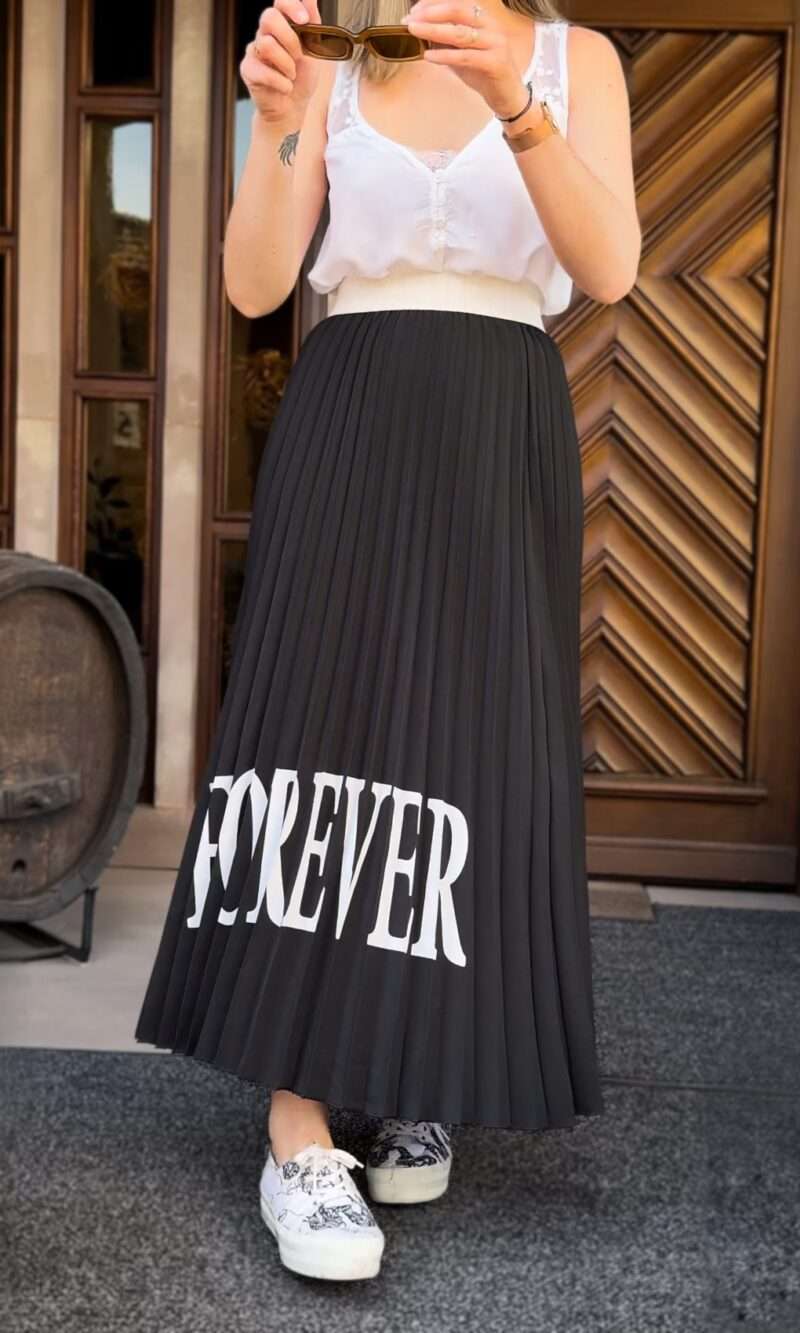 jupe longue plissée imprimé "forever", collection été 2024