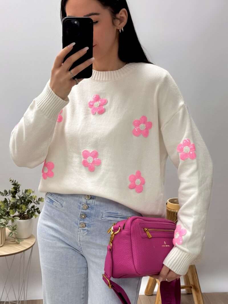 Pull blanc à fleurs – Image 3