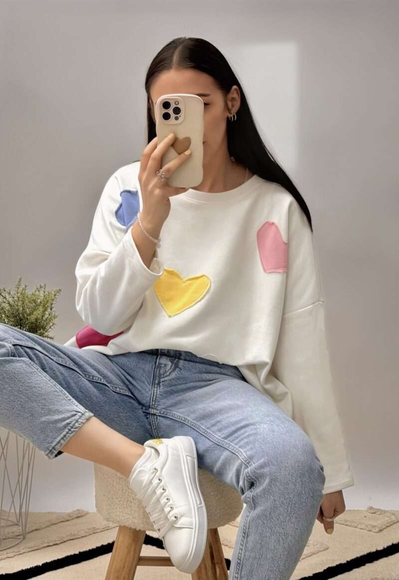 Sweatshirt blanc à cœurs