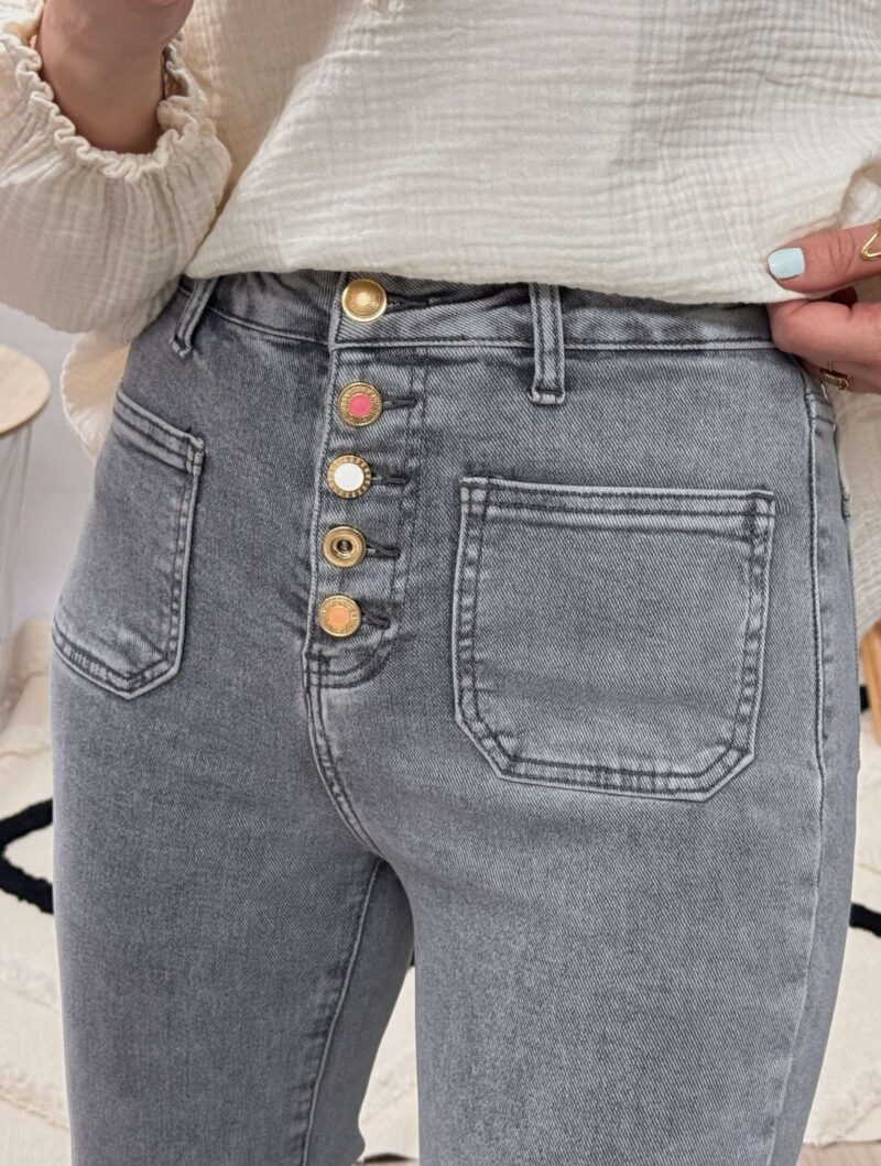 Jean bootcut gris boutons colorés
