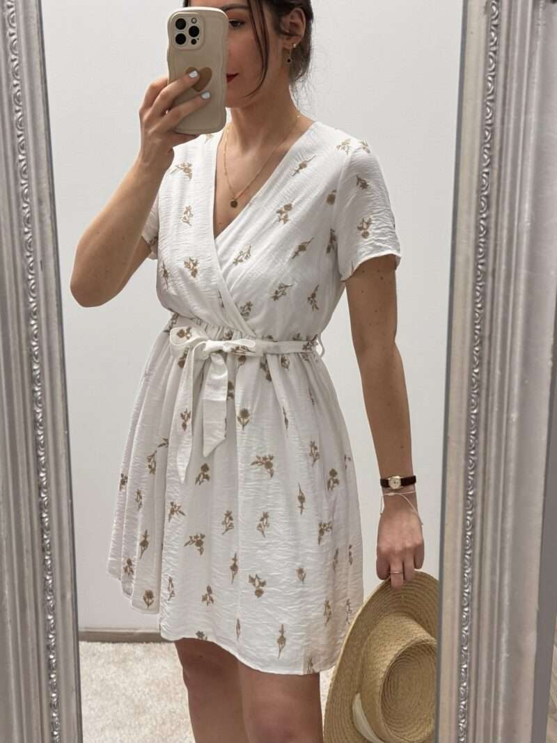 robe courte fleurs brodées
