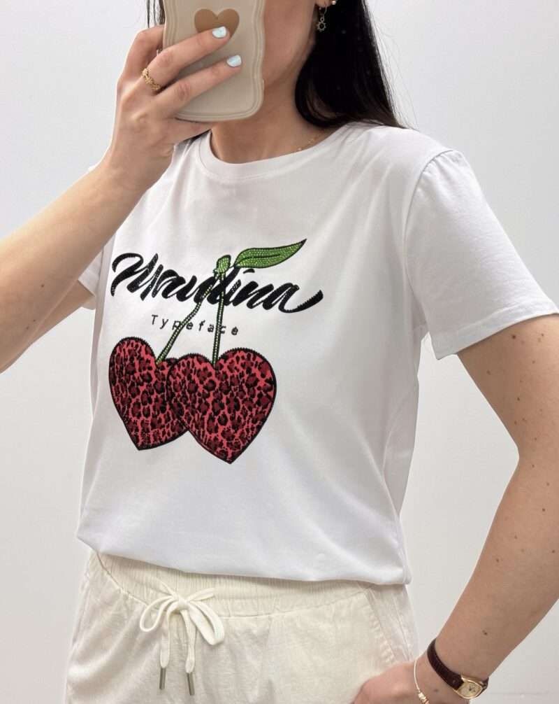 t-shirt cerises à sequins