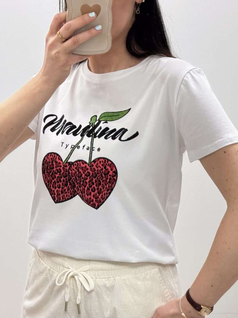 t-shirt cerises à sequins