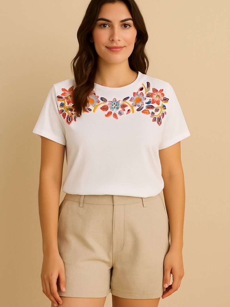 t-shirt brodé pour femme broderies colorées motif fleurs