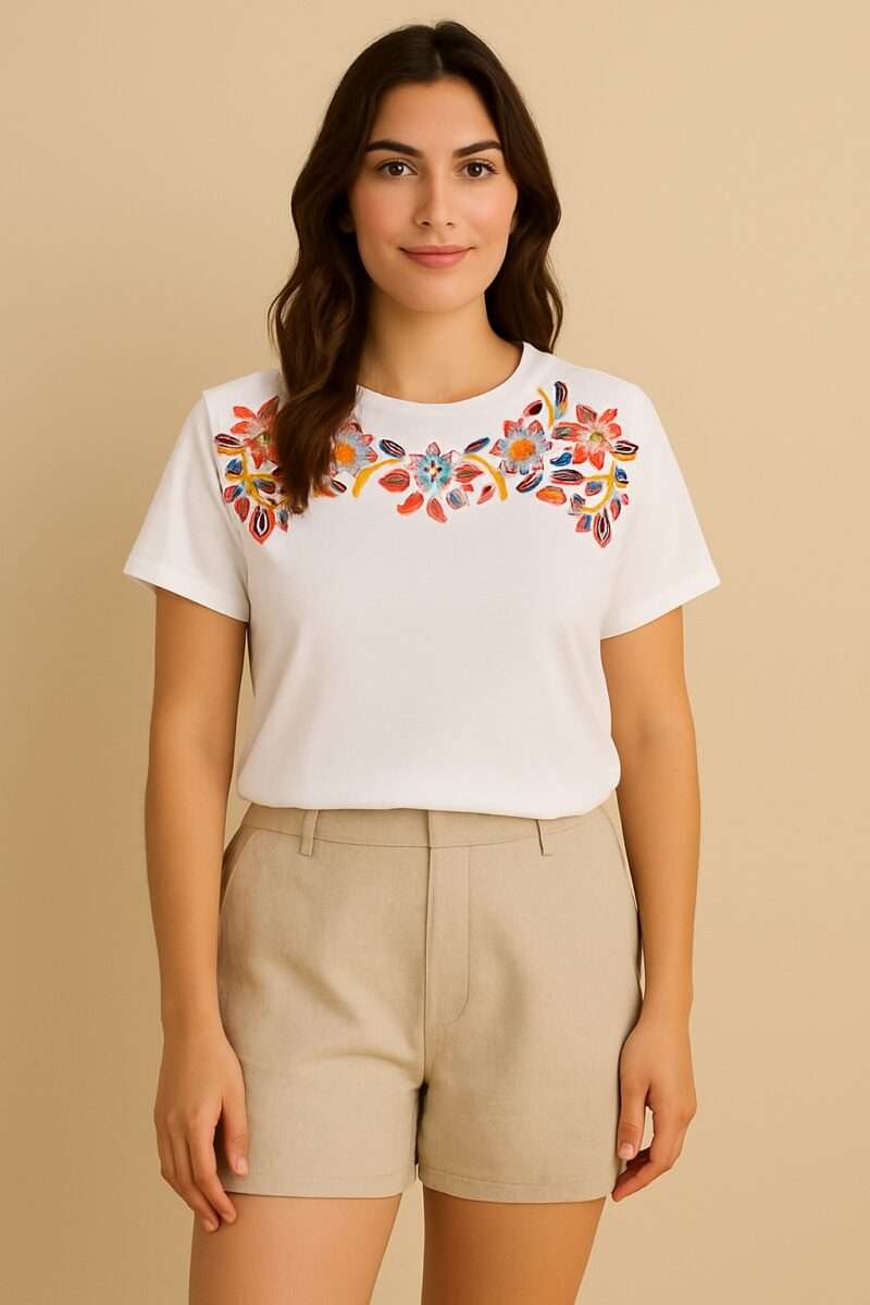 t-shirt brodé pour femme broderies colorées motif fleurs