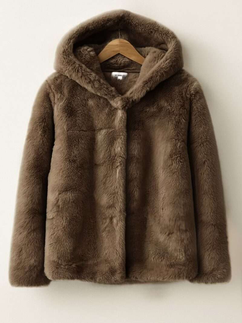 Veste en fourrure avec capuche
