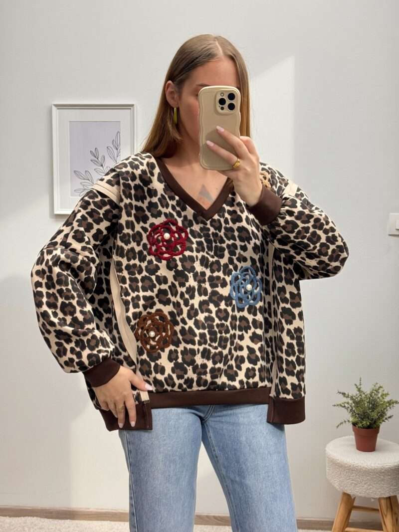 Pull léopard fleur brodées