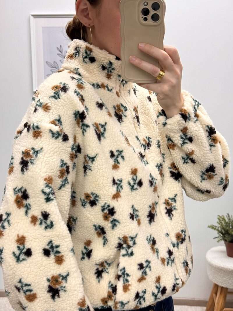 Gilet effet mouton motif fleuri