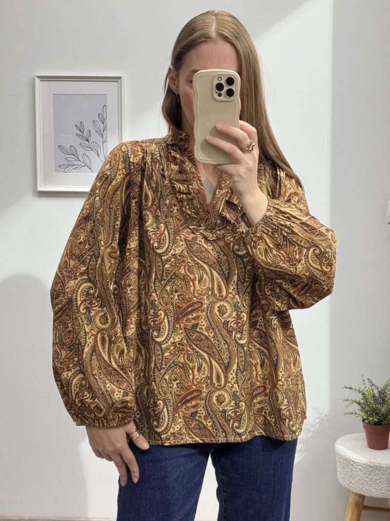 Blouse col rond à froufrous